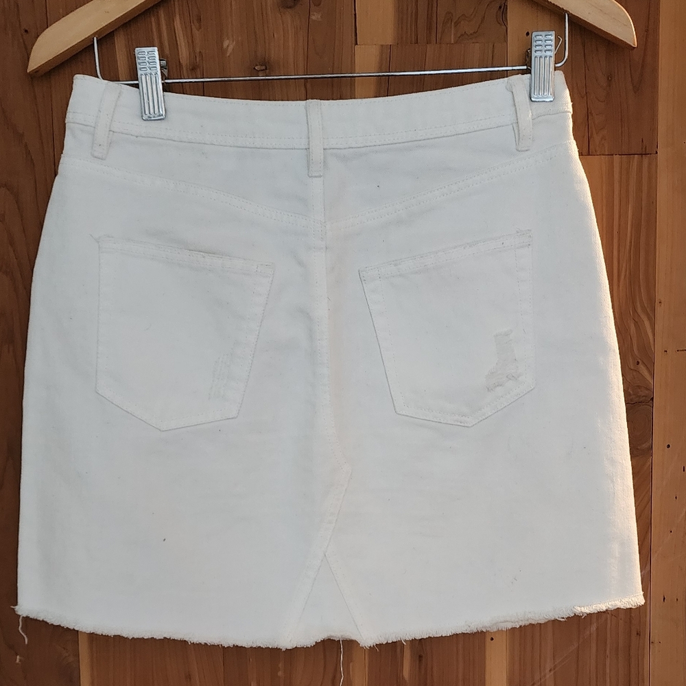 H&M Divided White Distressed Denim Mini Skirt Size 2 - Picture 2 of 5